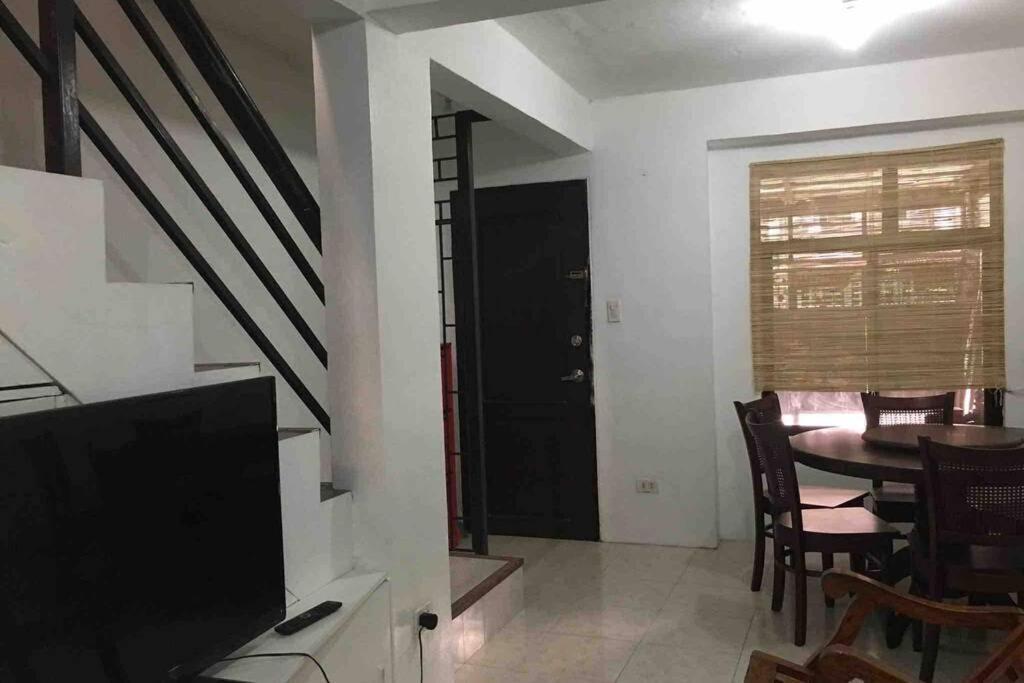 Buder Townhouse Lias Marilao Bulacan Philippines Экстерьер фото